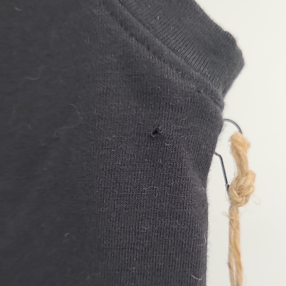 Black and Cream Color-Block Sleeveless V-Neck Sheath Dress - Picture 5 of 6